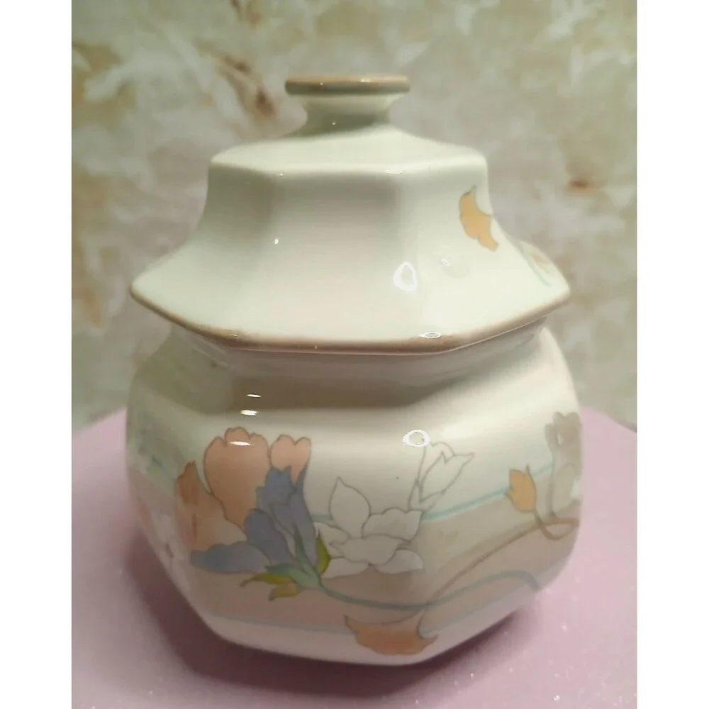 Vintage Discontinued Mikasa Vista FM903 Marika SUGAR BOWL With Lid -Japan